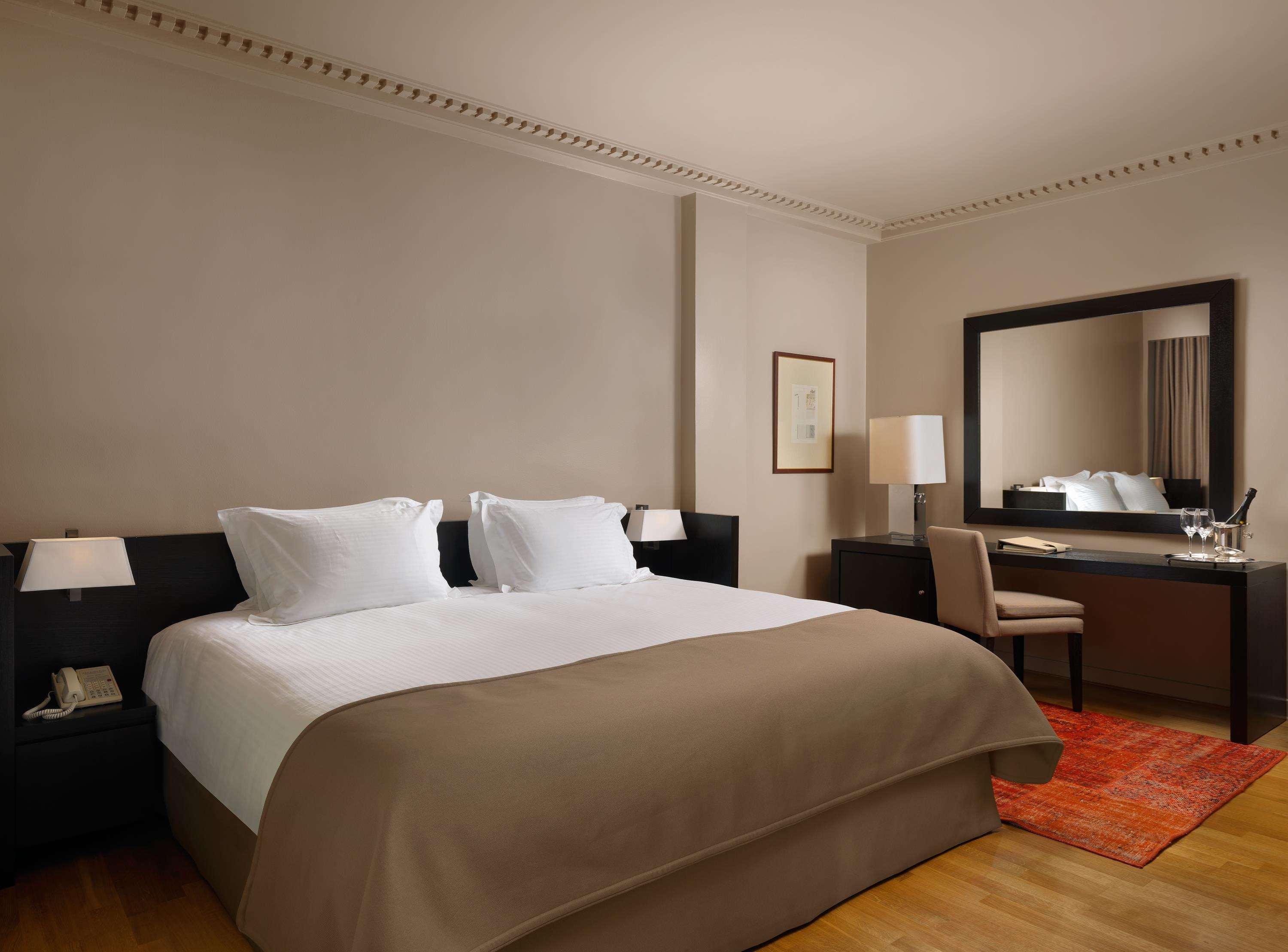 Hotel NJV Athens Plaza Zimmer foto A bedroom at the Mandarin Oriental, London