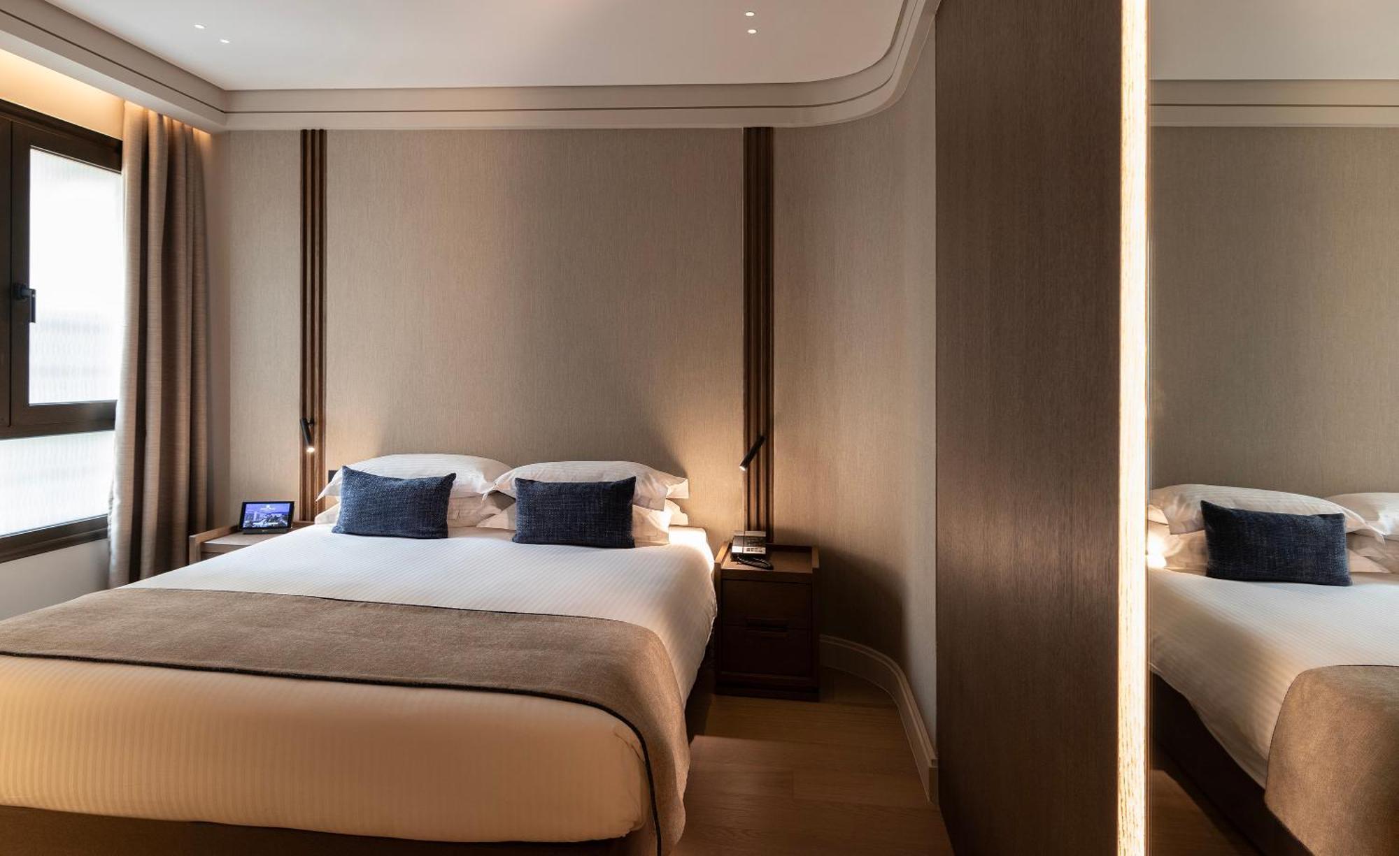 Hotel NJV Athens Plaza Exterior foto A bedroom at the hotel