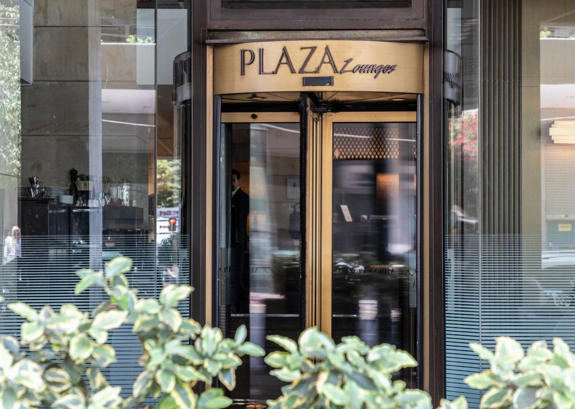 Hotel NJV Athens Plaza Exterior foto Plaza Athénée entrance