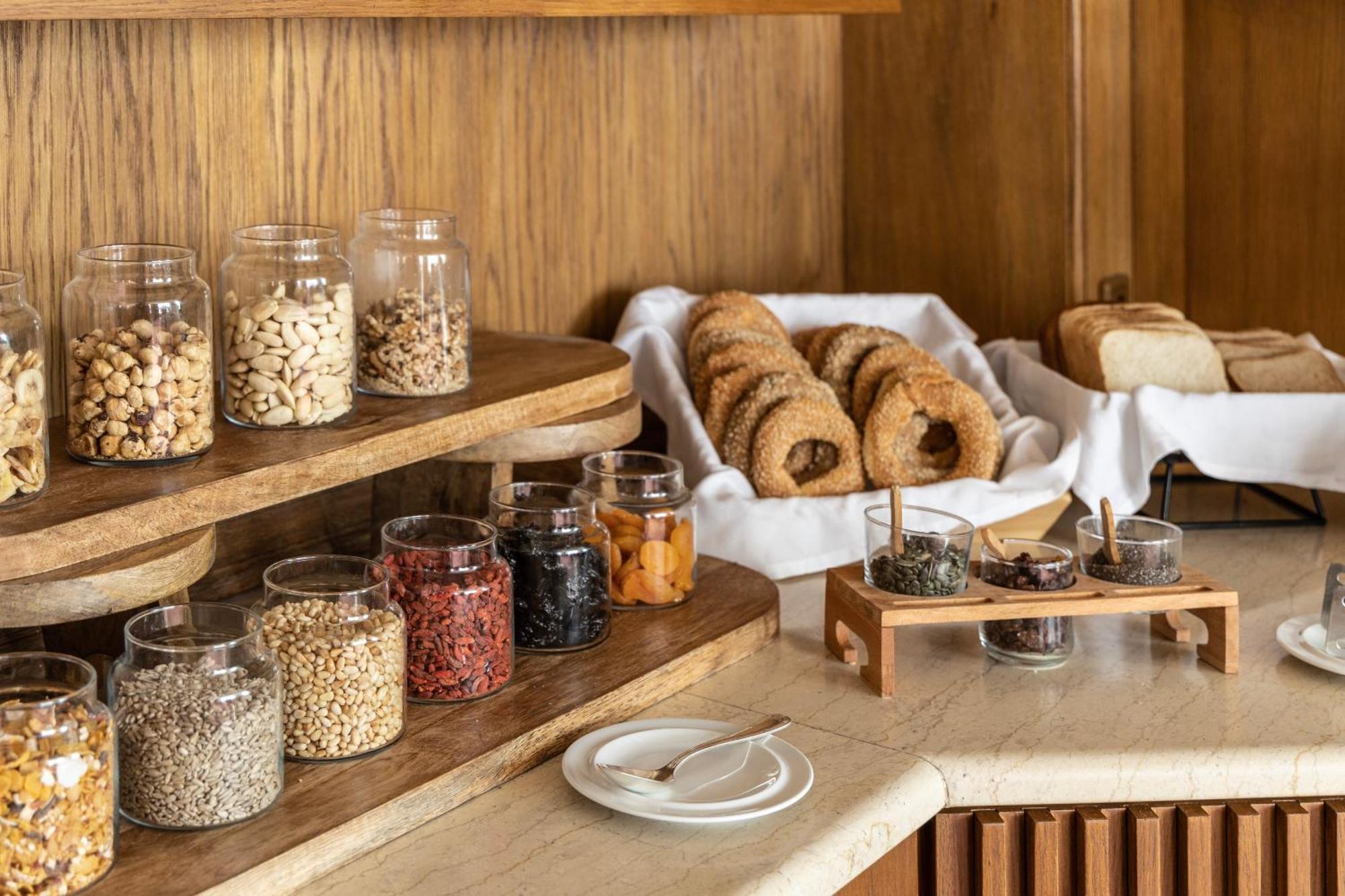 Hotel NJV Athens Plaza Exterior foto A breakfast buffet
